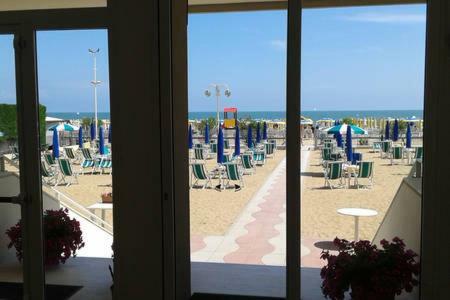 Appartamento Centromare Solo Famiglie Lido di Jesolo Exterior foto